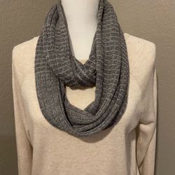 Infinity scarf