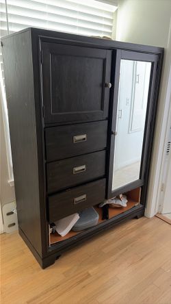 Solid wood Dressor