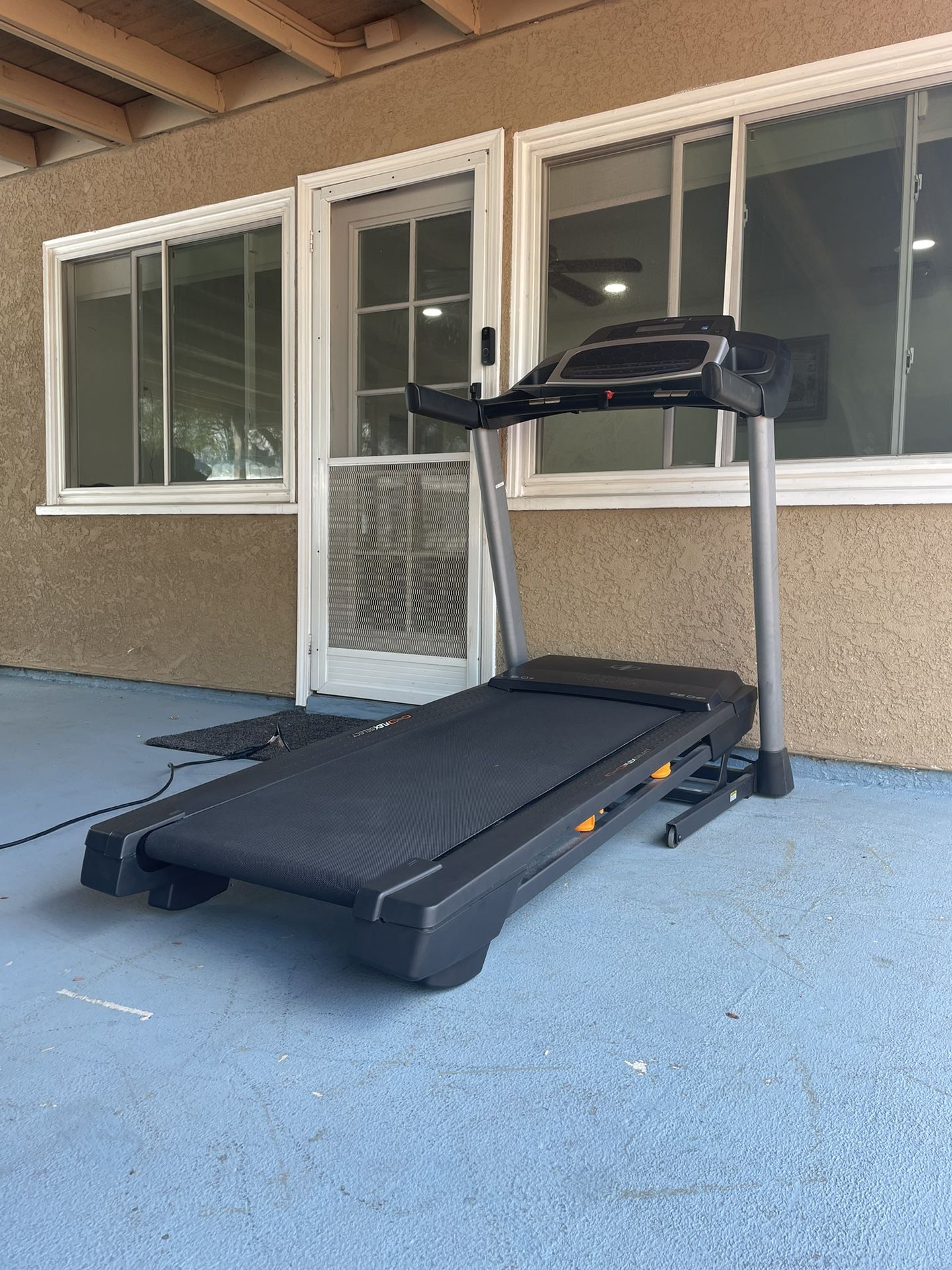Treadmill 