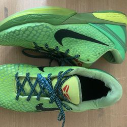 19 Day Old Kobe Grinches Brand New Barely Worn Size 9