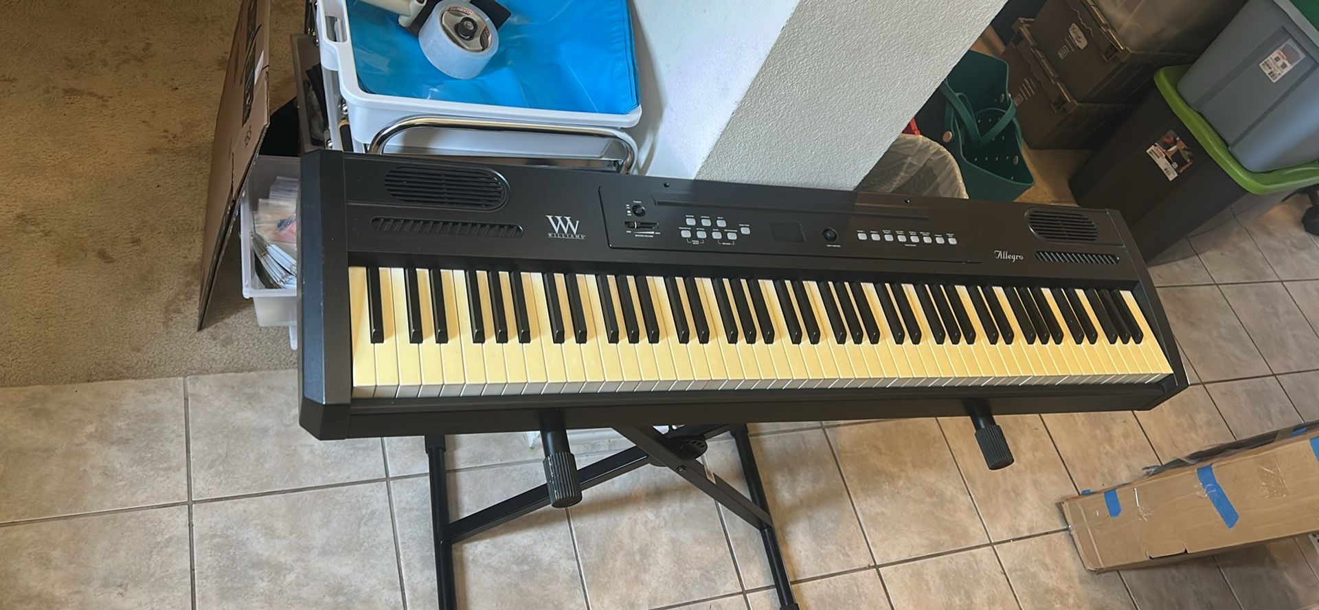 Williams Allegro Keyboard with Stand