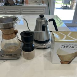 Complete Pour-Over Coffee Set – Chemex, Gooseneck Kettle, Grinder, Scale + Filters