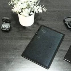 Samsung Gadget Bundle - S22 Ultra Phone, S4 Tablet, EarBud 2 Pro, Watch 6