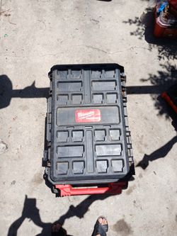 Milwaukee Packout 38in roller
