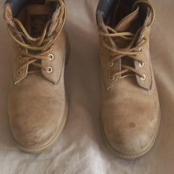 Timberlands Boys Boots Size 4