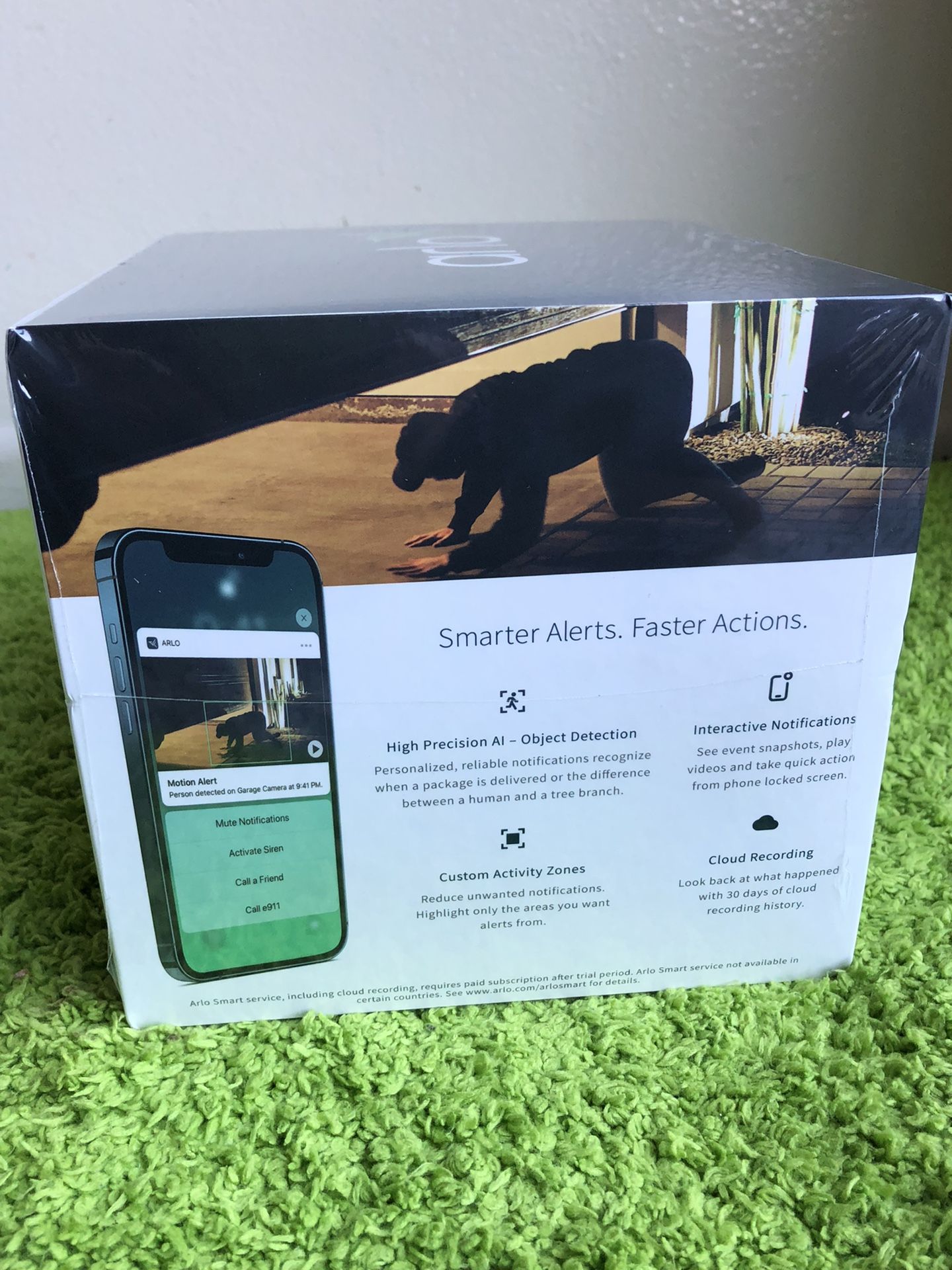 Arlo Pro Spotlight Camera – Indoor/Outdoor 2K Wire Free Security