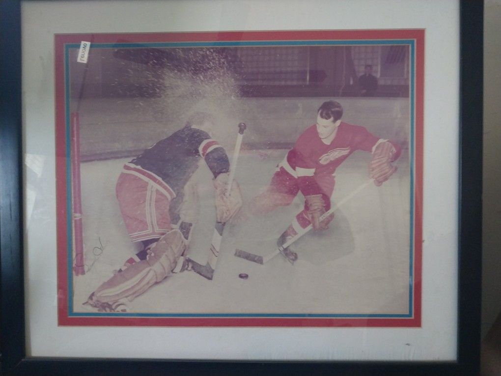 Autographed Gordie Howe Framed Photo