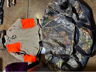 New Redhead men large shirt and bag (67 ave and happy valley in peoria)