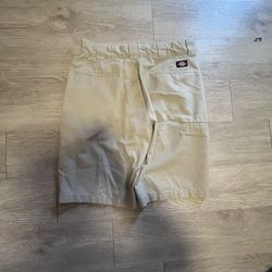 Dickies Relaxed Fit Tan Shorts 32 Waist