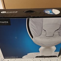 mamaRoo 4