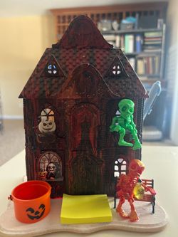 Halloween Haunted House desktop organizer with Figures