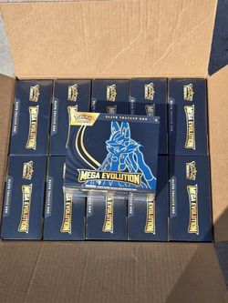 Pokemon Mega Evolution Elite Trainer Box Lucario 