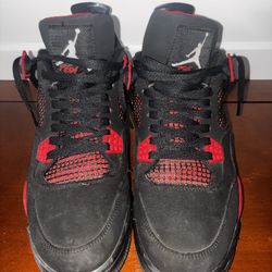 Used Jordan 4 Red Thunders 