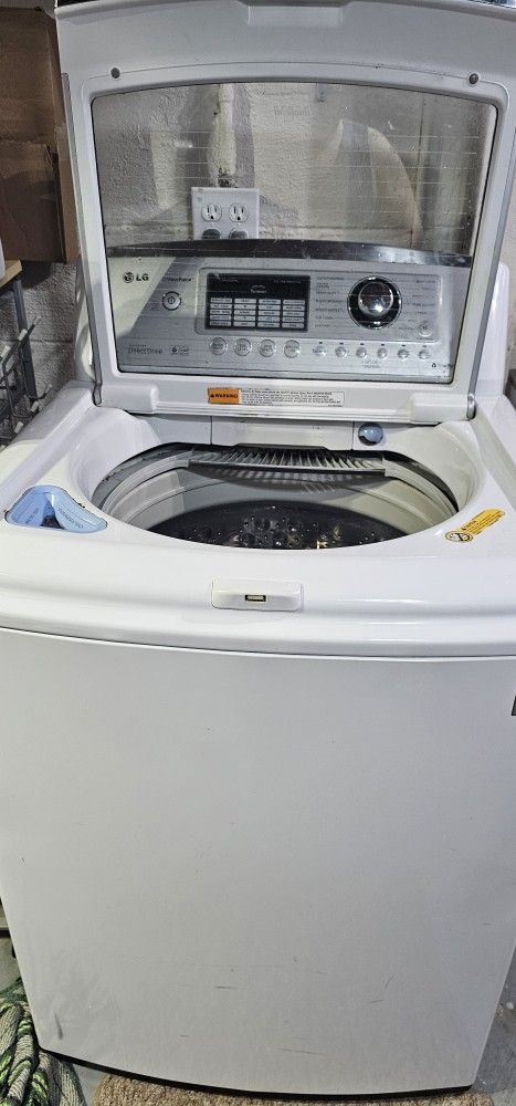 LG Washer & Dryer Set