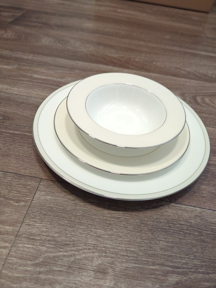 Kensington Pearl By Nikko China Set