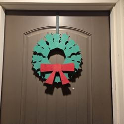 ​🎄 Handcrafted Wooden Christmas Wreath with Holly & Bow 🎁