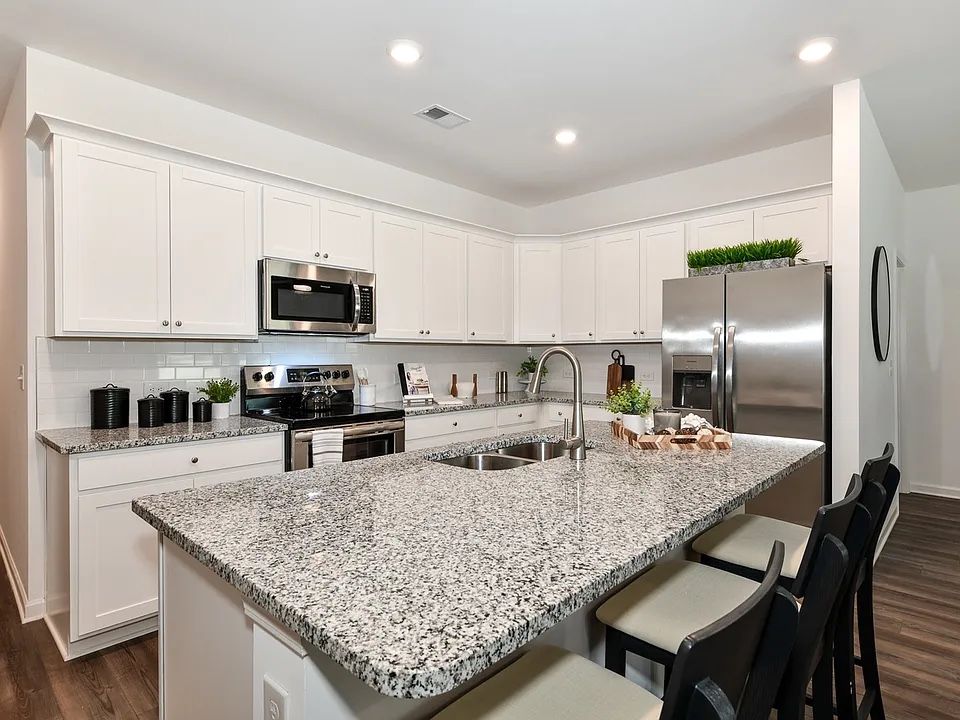 3Bedroom•3Bathroom• Sqft1145