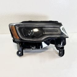 2019 - 2022 JEEP GRAND CHEROKEE BLACK RH PASSENGER SIDE HEADLIGHT OEM