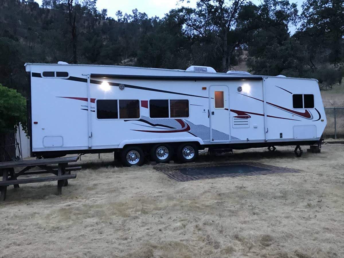 2007 - 30’ Attitude Toy Hauler