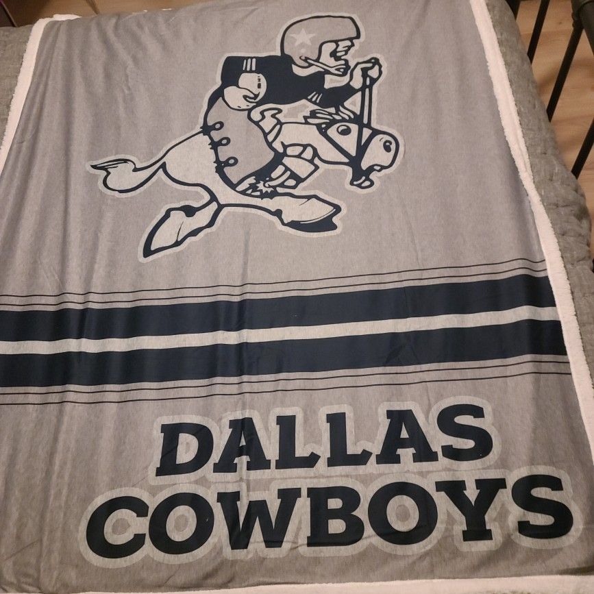 NFL Dallas Cowboys Fleece Throw Bed Blanket for Sale in Arlington, TX -  OfferUp