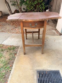Vintage style drop leaf accent table