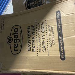 Regalo Metal Walk Through Gate Extra Wide