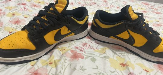 Nike dunks low reverse goldenrod