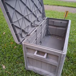 Suncast 130 Gallon Deck Box Storage Bin Organizer Wheels Handles Pool Lawn  Cushions Tool Toys 