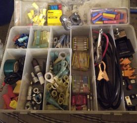 NEW Miscellaneous Fuses Connectors Splices Extenders Adapters Electrical Fittings In A Nice Carrying Case