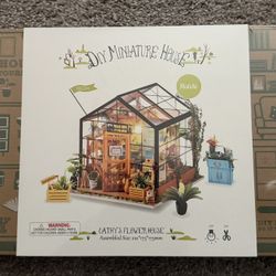 Rolife - Cathy’s Flower House New