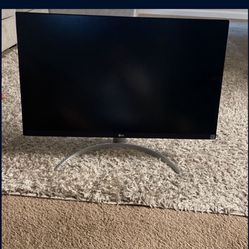 LG Ultrafine 27’ 4K 60 Hz IPS Monitor