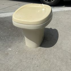 Free RV Motorhome Toilet. 