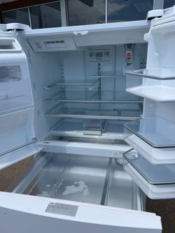 wHIRLPOOL 36INCH FRENCH DOOR REFRIGERATOR NO HANDLES