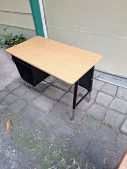 34x17x24 children's desk