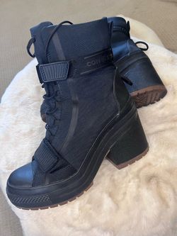 Converse Chuck Taylor All Star Extra-High Gum Women's Platform Boots Size 9