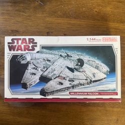 FineMolds Millenium Falcon 1:144 Model Kit