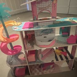 Doll house 