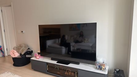 Large tv with free speaker