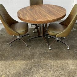 VINTAGE ROUND MID CENTURY DINING SET/ See Description 