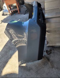 2025 Ford Expedition Rear Bumper Cover and Lower Balance