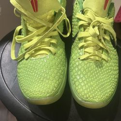 Kobe Grinches size 7!