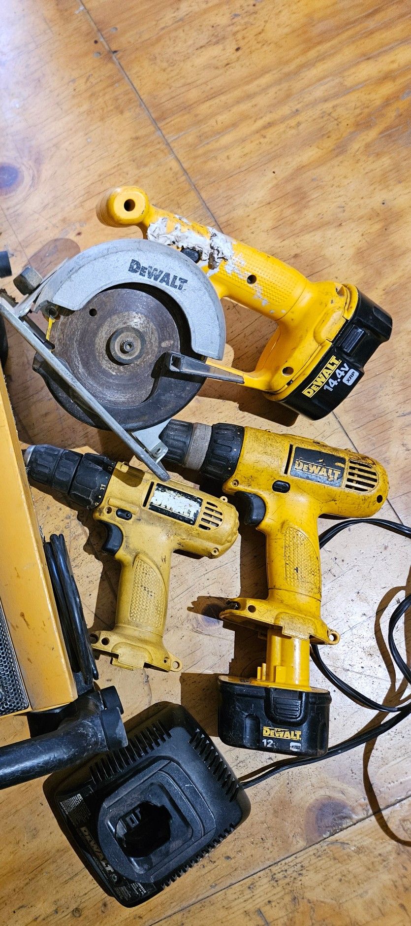 Dewalt 2/Drills 1/circular Saw