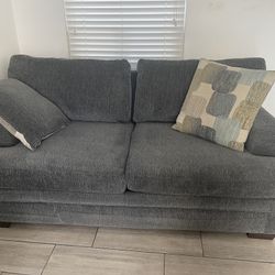 LOVE SEAT FOR SALE 