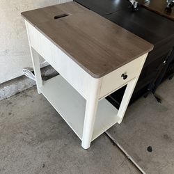 Table USB Port 