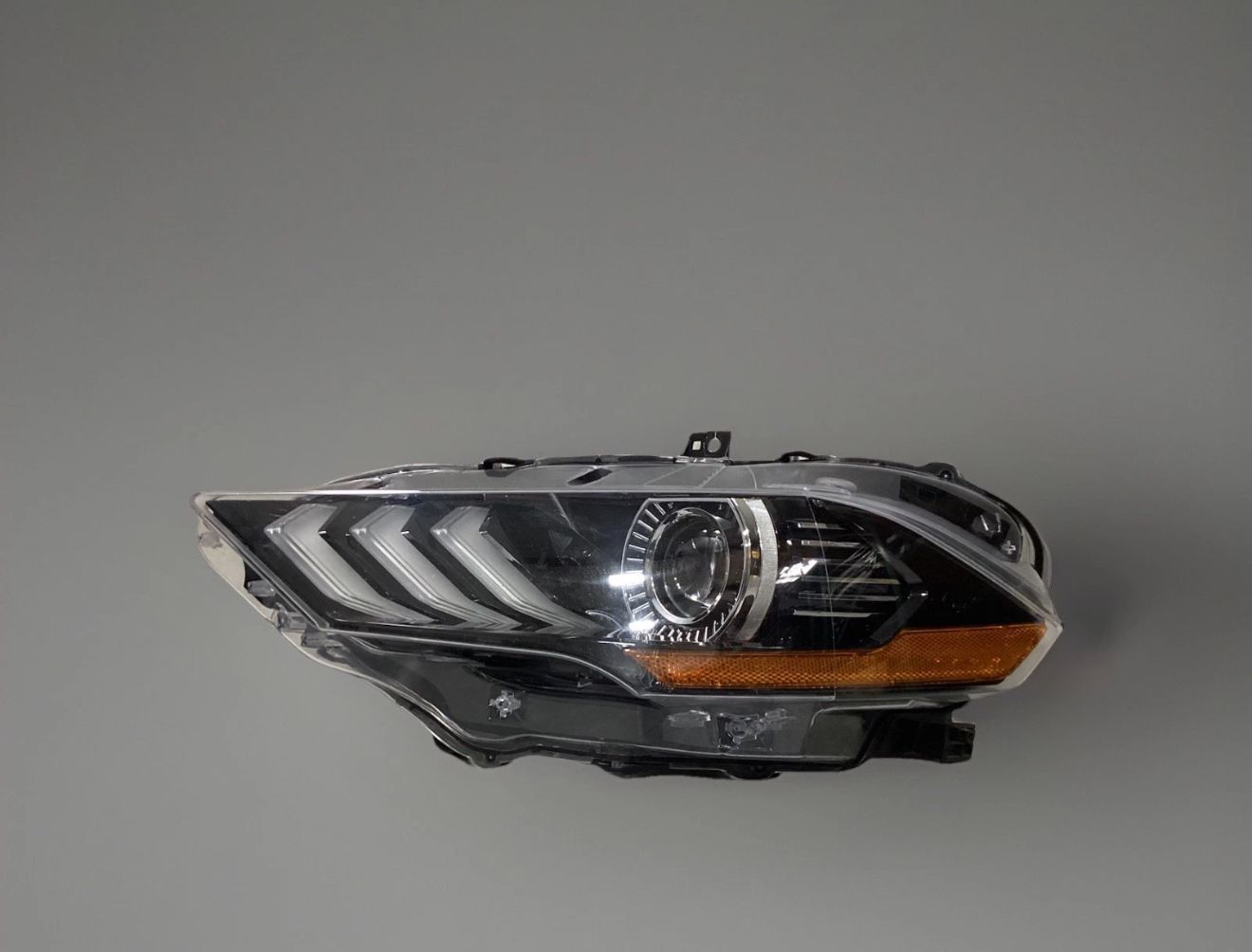 FORD MUSTANG LEFT HEADLIGHT 2022
