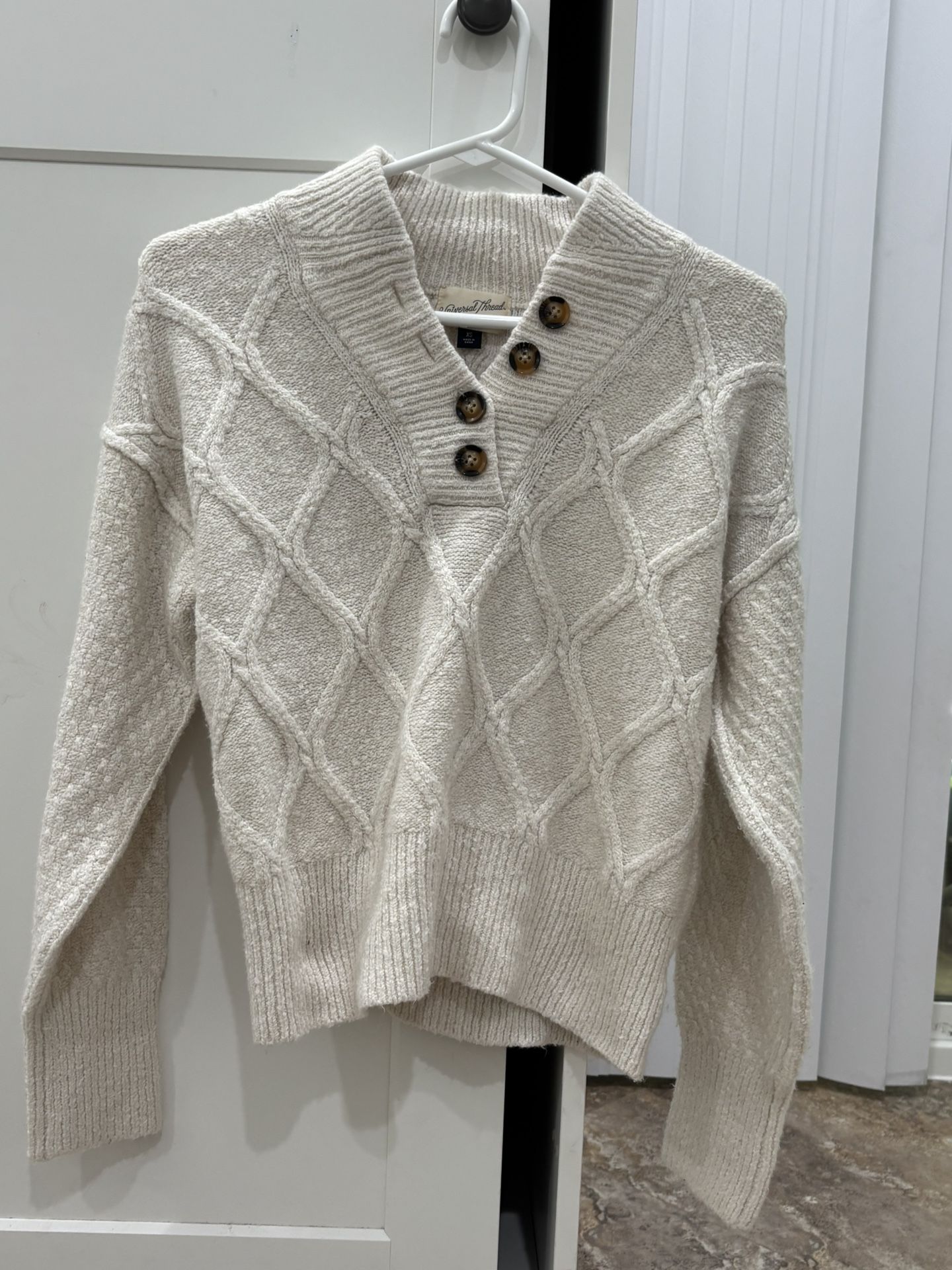 Universal Thread Women’s Sweater