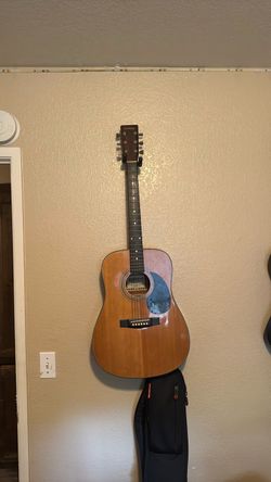 Montaya Acoustic Guitar (Made in Korea)