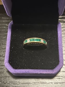 18k yellow Gold Emerald and Diamond Ring