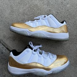 NIKE AIR JORDAN 11 LOW RETRO CLOSING CEREMONY SIZE 10.5 528895-103 GOLD