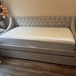 Daybed with Nectar Mattress